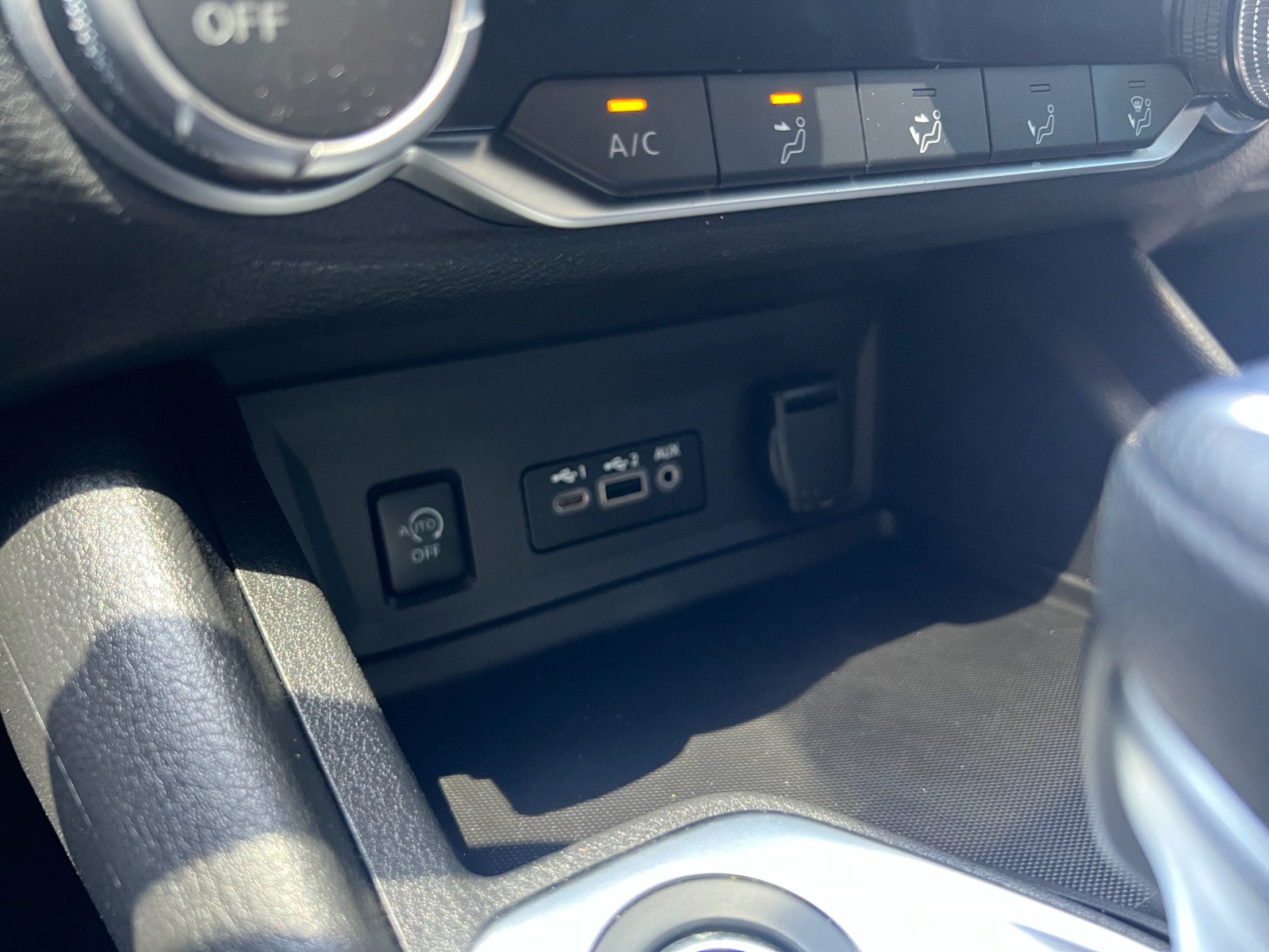 Used 2025 Nissan Sentra SV FWD image 23