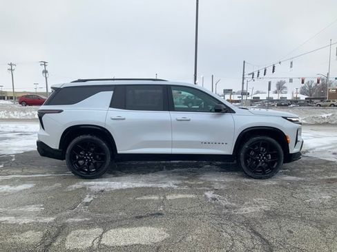 Certified 2025 Chevrolet Traverse RS w/ LPO, Floor Liner Package image 6