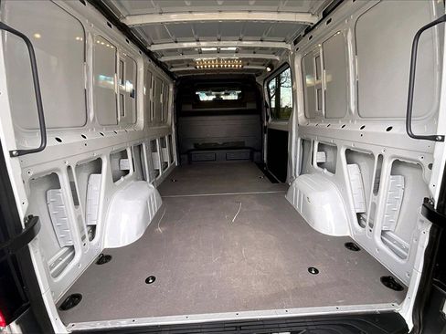 Used 2025 Mercedes-Benz Sprinter 2500 image 10