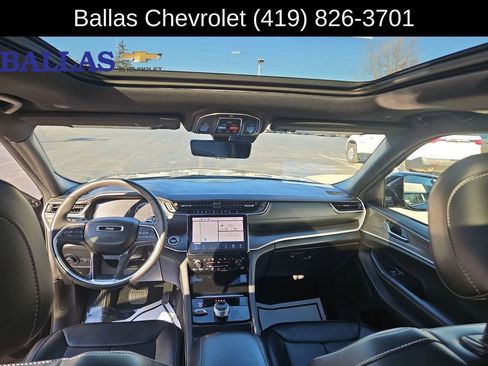 Used 2024 Jeep Grand Cherokee L Limited w/ Luxury Tech Group II AWD/4WD image 19