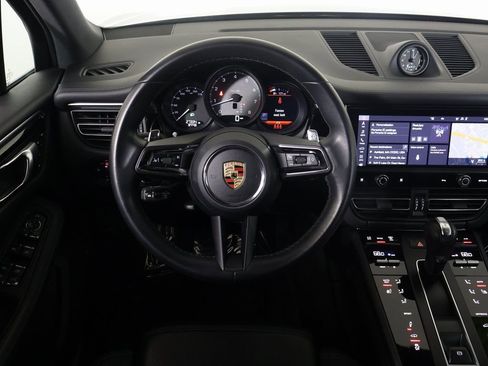 Used 2023 Porsche Macan S image 32