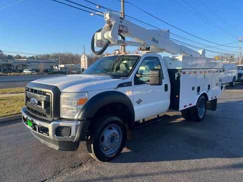 Used 2011 Ford F550 2WD Reg Cab 141 WB 60 CA XL w/ Snow Plow Prep Pkg image 3
