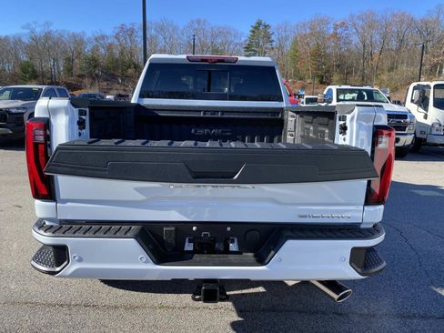 New 2026 GMC Sierra 2500 Denali w/ Denali Reserve Package image 5