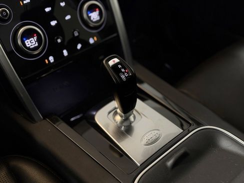 Used 2020 Land Rover Discovery Sport S image 19