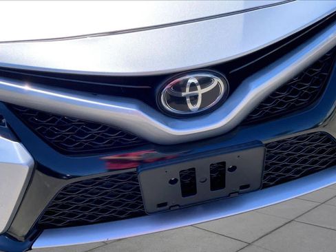 Used 2019 Toyota Camry XSE FWD image 32