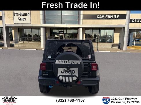 Used 2023 Jeep Wrangler Unlimited Sahara w/ Cold Weather Group image 8