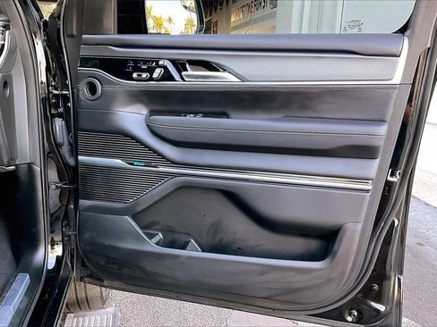 Used 2023 Jeep Grand Wagoneer Series II image 23