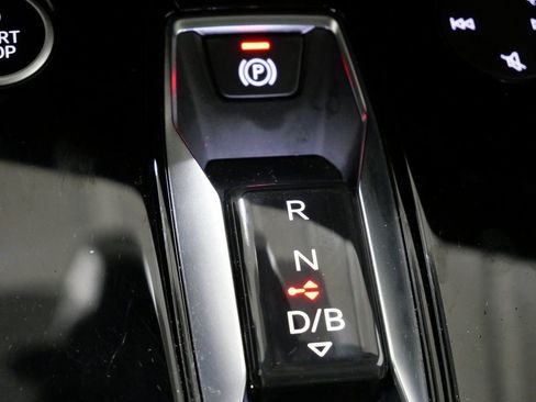 Used 2022 Audi Q4 e-tron Premium Plus image 24