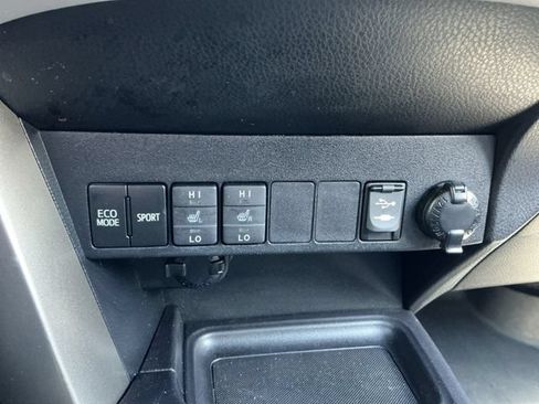 Used 2013 Toyota RAV4 Limited AWD/4WD image 26