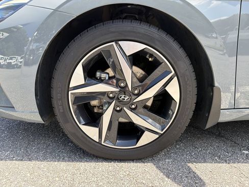 Used 2023 Hyundai Elantra SEL w/ Convenience Package FWD image 11