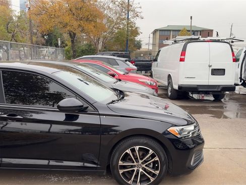 Used 2022 Volkswagen Jetta Sport image 14