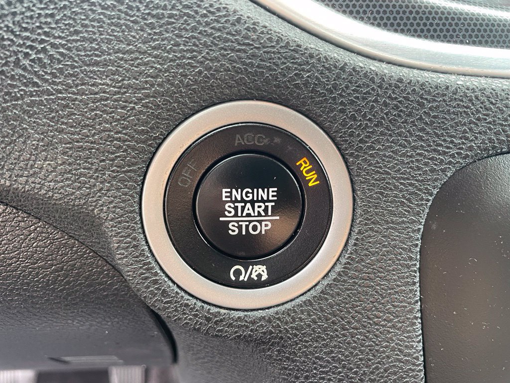 Used 2018 Dodge Charger R/T w/ Plus Group RWD image 8