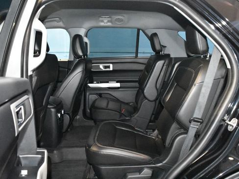 Used 2022 Ford Explorer XLT w/ Equipment Group 202A image 21