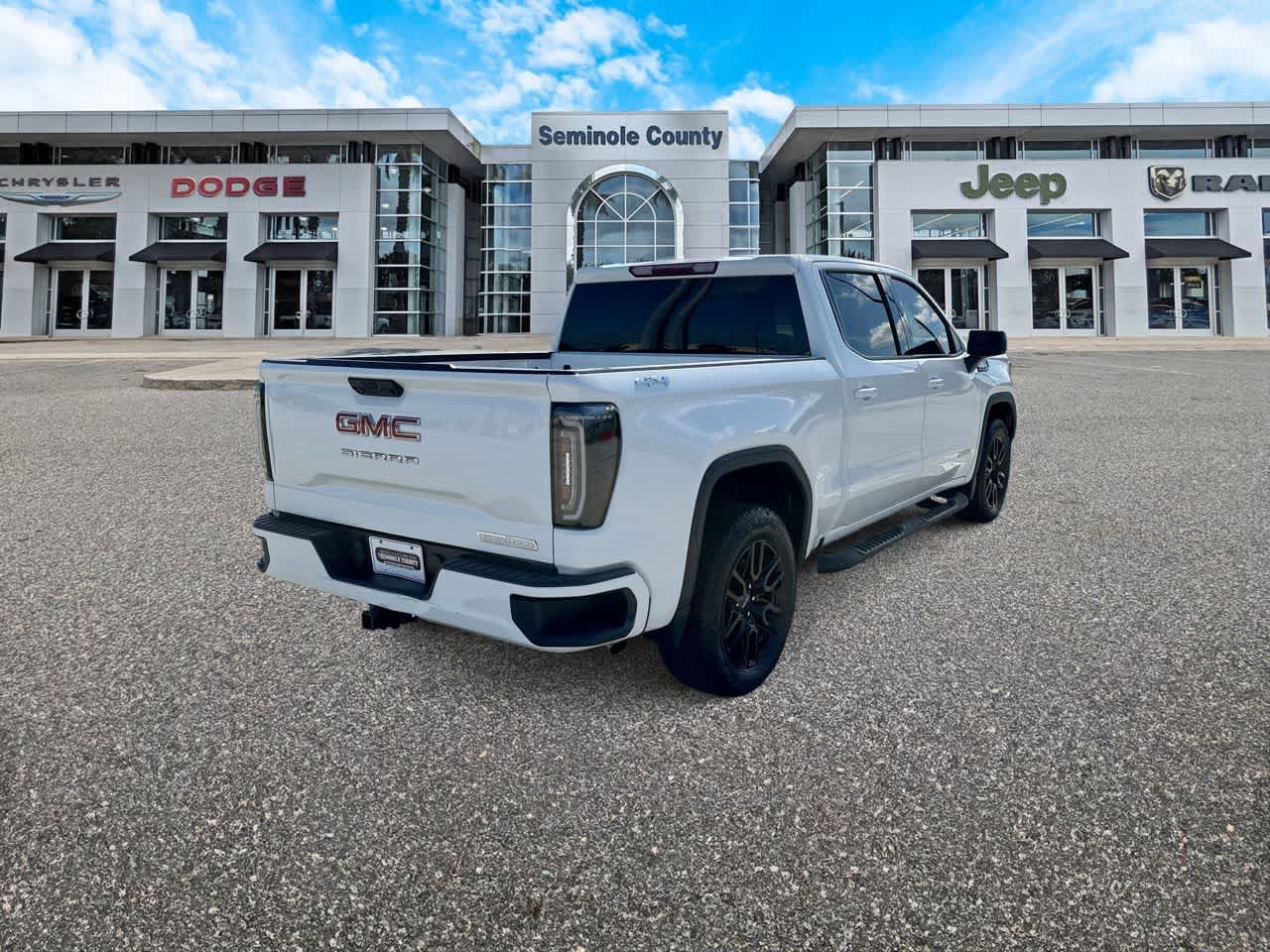 Used 2023 GMC Sierra 1500 Elevation AWD/4WD image 8