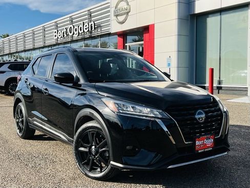 Used 2023 Nissan Kicks SR image 1