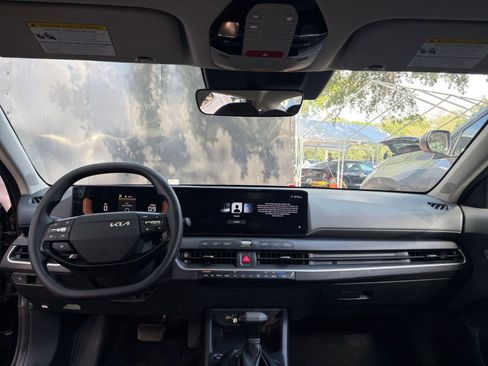 Used 2025 Kia K4 LXS image 31