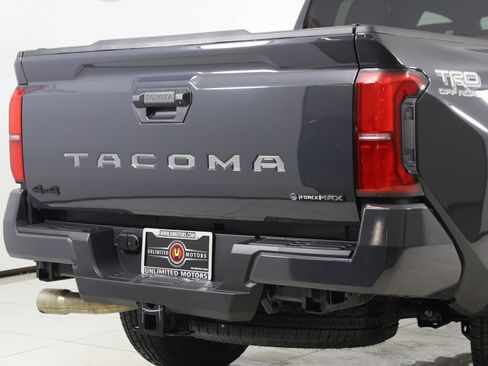 Used 2025 Toyota Tacoma TRD Off-Road image 43