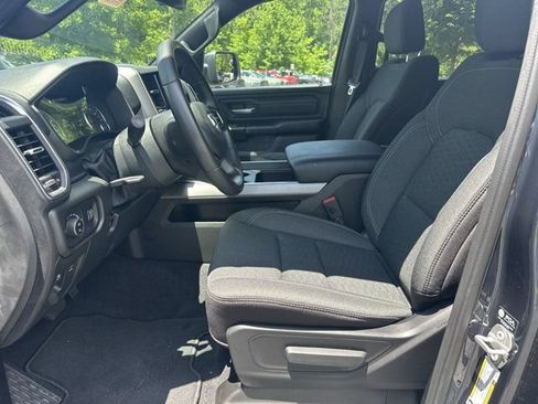 New 2026 RAM 1500 Express AWD/4WD image 9