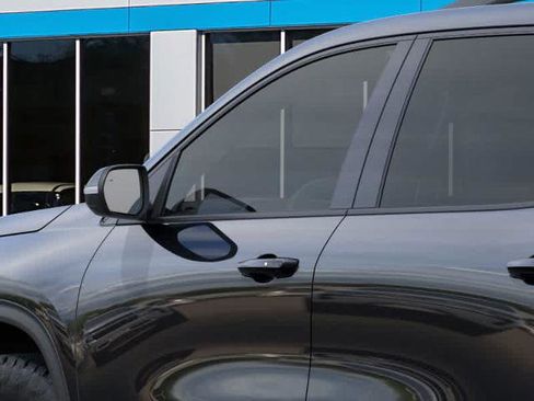 New 2026 Chevrolet Traverse Z71 w/ LPO, Floor Liner Package image 12