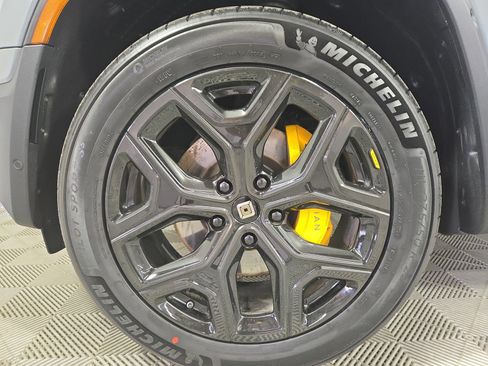 Used 2023 Rivian R1T Adventure AWD/4WD image 9