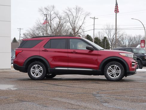 Used 2023 Ford Explorer XLT w/ Equipment Group 202A image 2