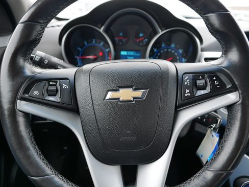 Used 2014 Chevrolet Cruze LT image 25