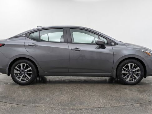 Used 2025 Nissan Versa SV image 11