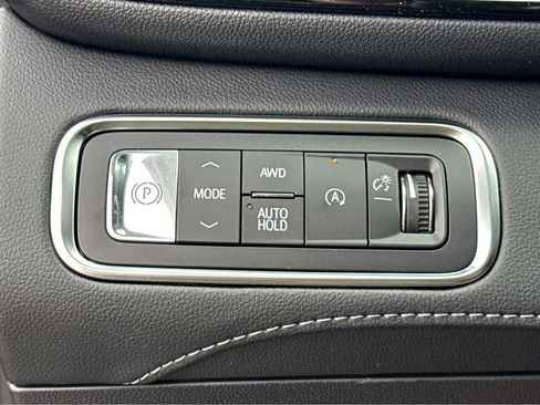 New 2026 Buick Enclave Avenir w/ Super Cruise Package AWD/4WD image 11