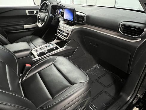 Used 2024 Ford Explorer XLT w/ Equipment Group 202A image 63