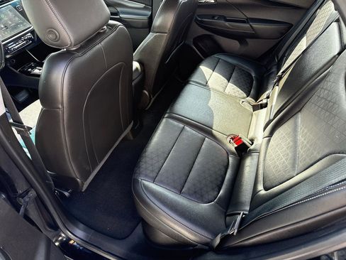 Used 2023 Chevrolet Bolt LT image 17