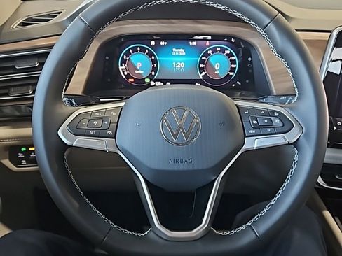 New 2026 Volkswagen Atlas SE image 36