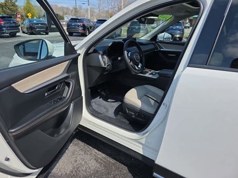 Used 2024 MAZDA CX-90 Plug-In Hybrid w/ Premium Pkg image 11