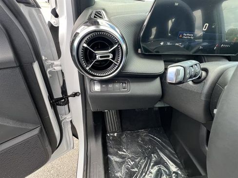 New 2026 Chevrolet Equinox LT w/ Convenience Package II image 12