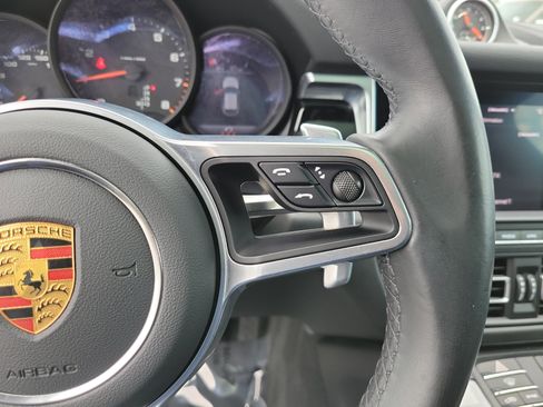 Used 2021 Porsche Macan AWD/4WD image 24