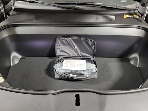 Used 2024 Rivian R1S Launch Edition AWD/4WD image 14