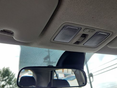 Used 2022 Hyundai Venue SEL image 34