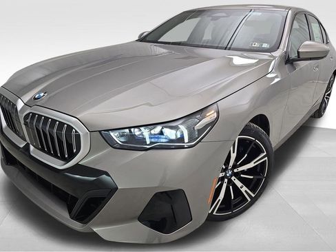 New 2026 BMW 530i xDrive w/ M Sport Package image 1
