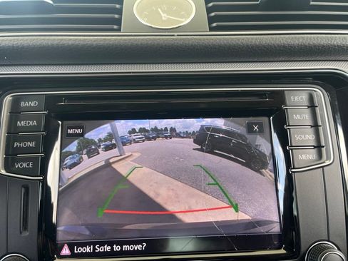 Used 2017 Volkswagen Passat 1.8T R-Line w/ R-Line Lighting Package FWD image 15