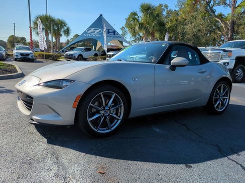 Used 2022 MAZDA MX-5 Miata Grand Touring image 2