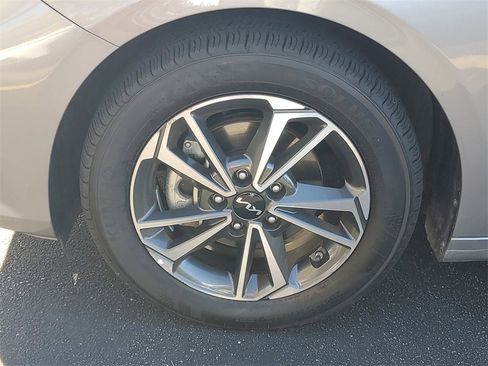 Used 2023 Kia Forte LXS image 9