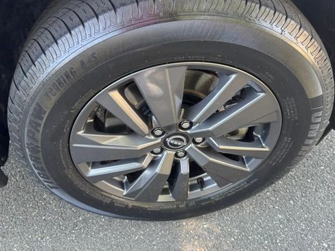 Used 2022 Nissan Pathfinder S FWD image 27