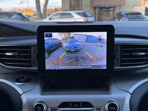 Certified 2022 Ford Explorer XLT w/ Equipment Group 202A image 4