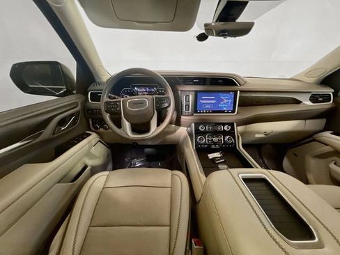 Used 2021 GMC Yukon Denali w/ Denali Premium Package AWD/4WD image 22