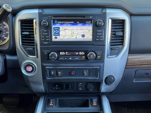 Used 2016 Nissan Titan SL image 24