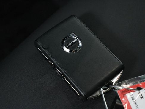 Certified 2025 Volvo XC90 B6 Plus w/ Protection Package Premier image 33