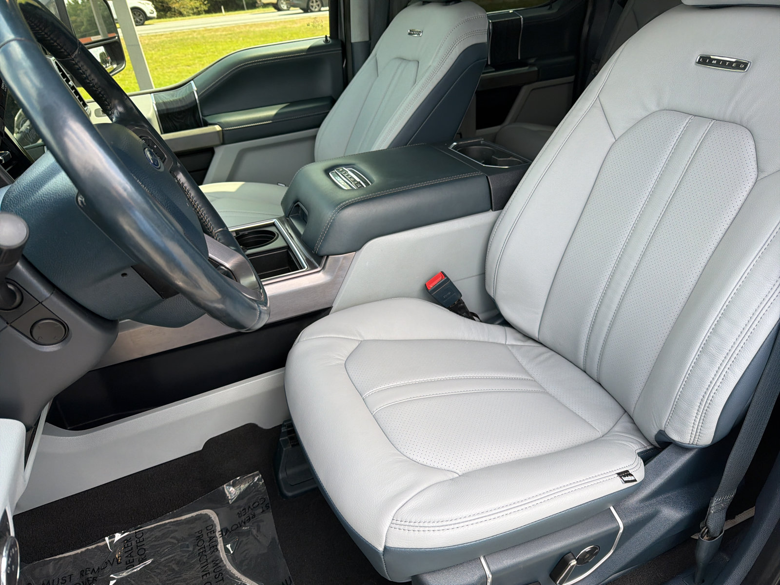 Used 2022 Ford F350 Limited AWD/4WD image 12