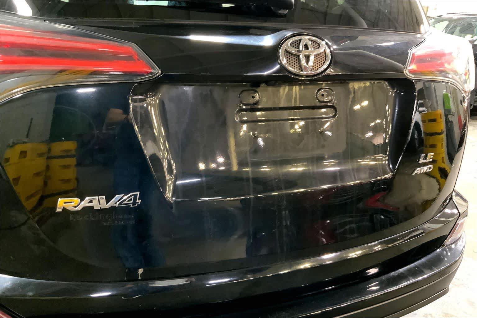 Used 2016 Toyota RAV4 LE AWD/4WD image 31
