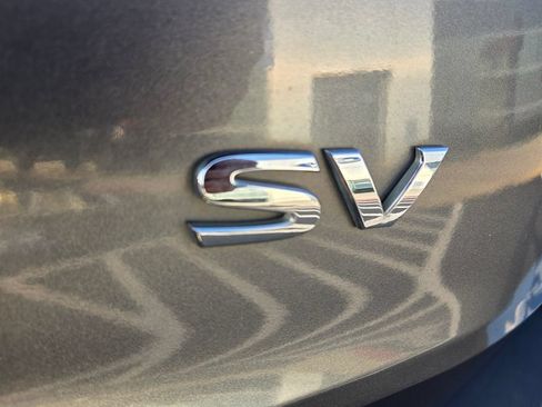 Used 2021 Nissan Rogue SV w/ Premium Package FWD image 9