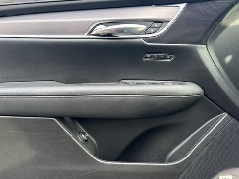 Used 2018 Cadillac XT5 Luxury w/ Driver Awareness Package image 27