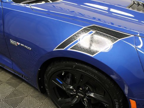 Used 2021 Chevrolet Camaro SS w/ LPO, Camaro Logo Package RWD image 32